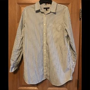 Large Banana Republic Button Down Shirt